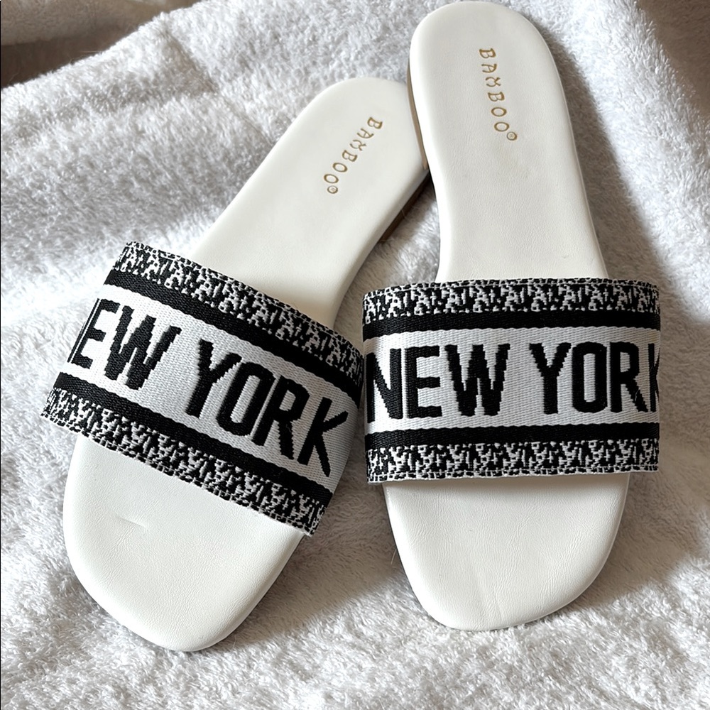 BAMBOO Black and White New York Slides